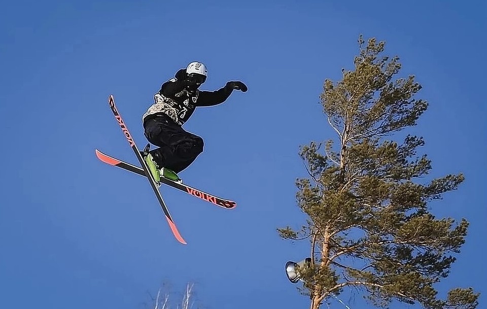 Самый опасный вид спорта в россии. Опасный вид спорта лыжи. Топ 5 самых опасных видов спорта. Самый опасный вид спорта для детей. Опасные виды спорта для подростков.