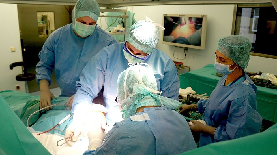 гемиартропластика тазобедренного сустава. разрушение тазобедренного сустава. эндопротезирование тазобедренного сустава техника операции. вмп эндопротезирование. эндопротезирование по полису омс.